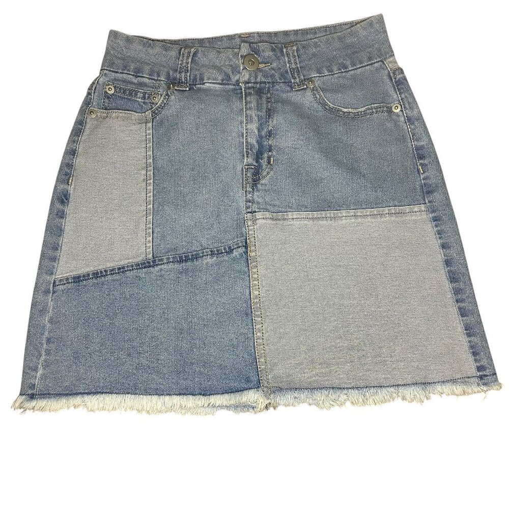 No Boundaries Denim Skirt -Juniors Size 5 | Light medium wash | Excellent Cond.